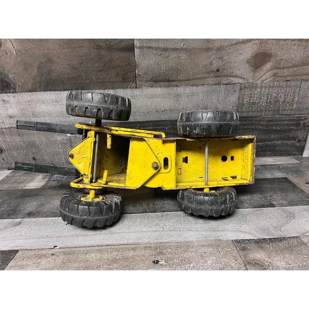 Vintage Tonka Mighty Forklift Pressed Steel Toy Construction Vehicle Yellow